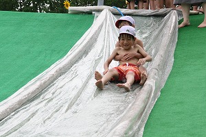 水のすべり台