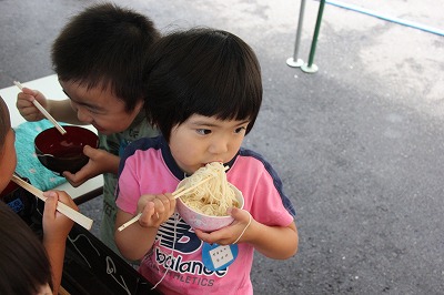 流しそうめん