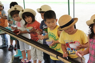 流しそうめん