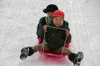そり遊び