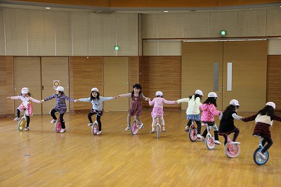 一輪車メリーゴーラウンド