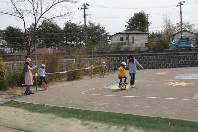 一輪車遊び