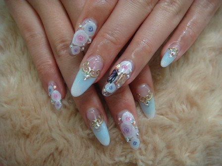 スカルプ 水色 白グラデフレンチにロココラインとクリアラメにバラシール 蝶シール スワロ Irish Nail アイリッシュネイル Blog