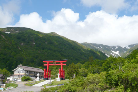 湯殿山神社
