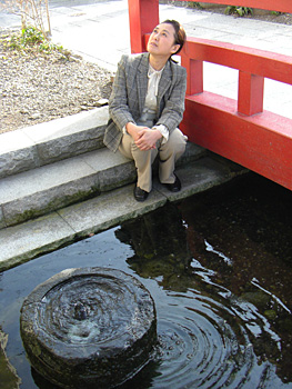 槻和泉神社の湧水2