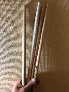 バチ4本