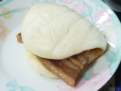 R0029595昼-角煮まん_400.jpg