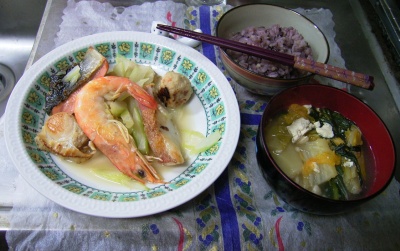 R0029635夜-シーフードポワレ、野菜スープ、五穀米ご飯_400.jpg
