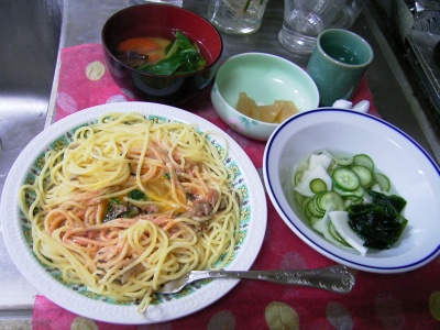 R0029665夜-ウニたらこスパゲティ、キュウリと蕪とワカメ酢の物、数の子、お吸い物_400.jpg