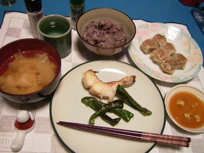 R0030025夜-味噌漬け魚焼き、五穀米ご飯、しゅうまい、味噌汁_400.jpg