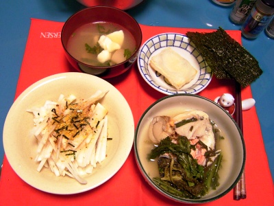 R0030251夜-海鮮エスニックスープ煮、豆腐のお吸い物、大根サラダ、海苔餅_400.jpg