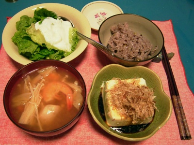R0030832夜-冷や奴、トムヤムクン風スープ、ヨーグルトサラダ、五穀米ご飯_400.jpg