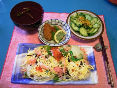 R0030835昼-ちらし寿司、おすまし、牡蠣フライ_400.jpg