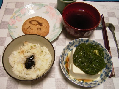 R0033450夜-めかぶ奴、海苔の佃煮、さつま揚げ、お吸い物_400.jpg