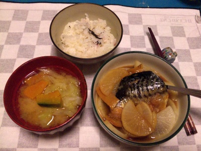 SBSH0101夜-さばと大根甘煮、キャベツの味噌汁_400.jpg