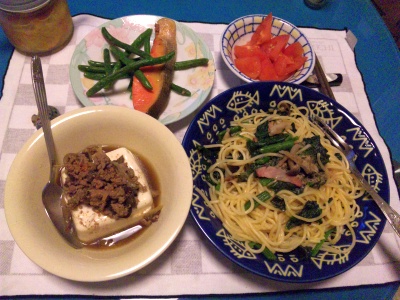 SBSH0211_0912夜-肉みそ奴、ほうれん草スパゲティ、サーモンとインゲン、トマト_400.jpg