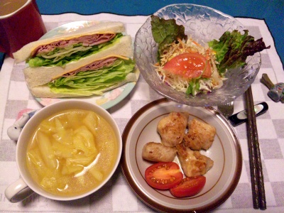 SBSH0239_1225夜-レタスサンド、チキンソテー、野菜サラダ、キャベツとジャガイモのスープ煮_400.jpg