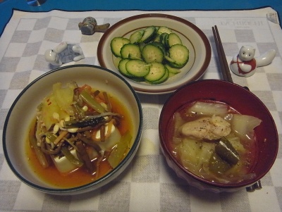 RIMG0007_0726夜-中華風冷奴、チキンと夏野菜のスープ煮、きゅうり_400.jpg