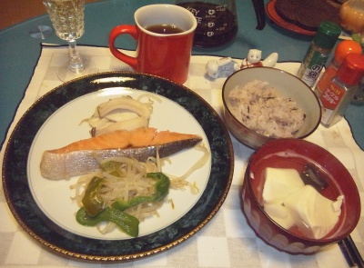 RIMG0028_0303夜-鮭と野菜ソテー、湯豆腐、16穀米ご飯_400.jpg