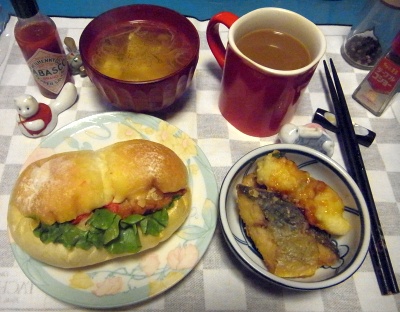 RIMG0008_0330夜-チキンカツサンド、鯖の竜田揚げ、山芋フリッター、スープ_400.jpg