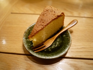 0418楽屋めし1500円ケーキ付き食べログより.jpg