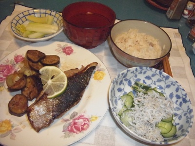 RIMG0008_1121夜-ブリの照り焼きズッキーニ添、しらすキュウリ、セロリ、お吸い物_400.jpg