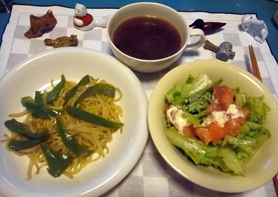 RIMG0003_1224夜-ピーマン焼きそば、サーモンサラダ、スープ_400.jpg