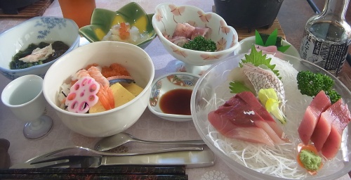 RIMG0133_0627夕食・不老不死温泉-Aコース2日め魚皮のぬた他_500.jpg