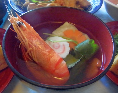 R0011061_0103朝・昼-エビ入りお雑煮_400.jpg