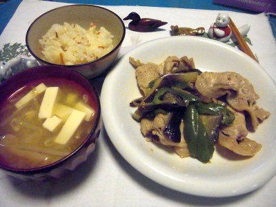 R0011571_0307夜-ポークソテー、豆腐の味噌汁、すし飯_400.jpg