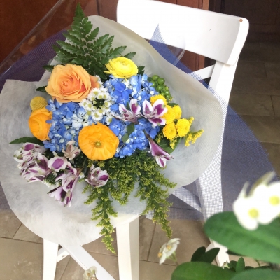 Retirement party flower arrangements bouquet blue hydrangeas Bergen County New Jersey USA Garden Fondly 退職お祝いパーティー　ブーケ　アレンジメント　青い花　ニュージャージー州　アメリカ　フローラルデザイナー