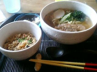ソーキそば&ジューシー。