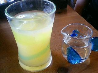 シークワーサージュース。