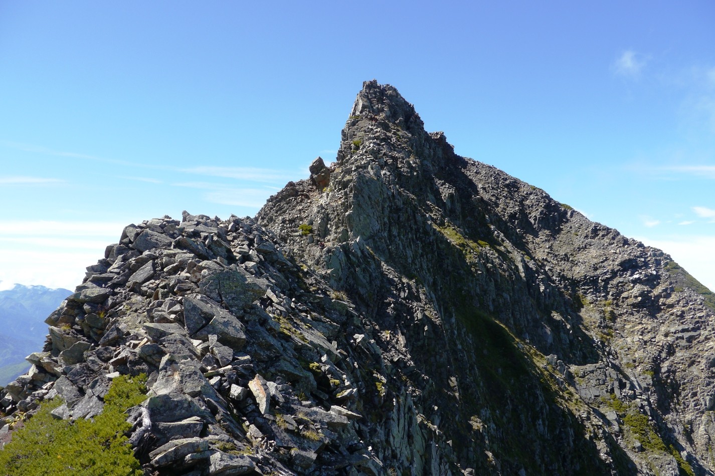 間ノ岳全景１.jpg