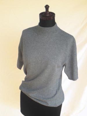 〈カシミア〉ハイネック半袖セーター(M) top_Gray
