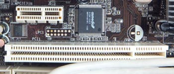 PCI ExpressとPCIスロット