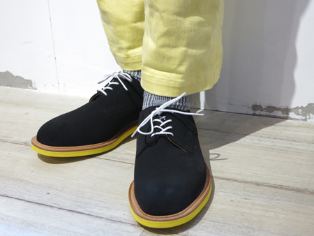 ついつい目で追ってしまうその足元は？「MARK MCNAIRY(マークマクナ