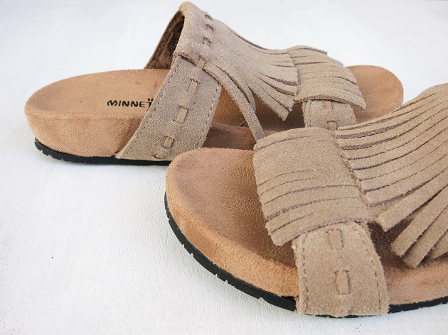 MINNETONKA¥µ¥ó¥À¥ë£±.JPG