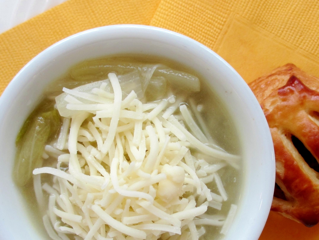 玉ねぎとレタスの冷スープ