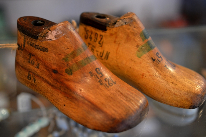オランダ製・木　靴・本物・１００％木製（＃KG-7)