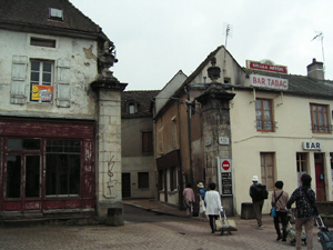 Saulieu 門