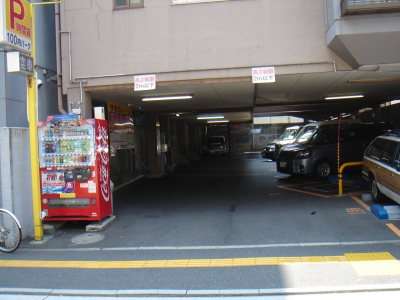 日高ガレージ.JPG