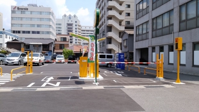 垂れ幕取り付け (1).jpg