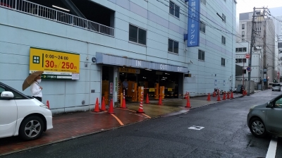 三越 看板後.jpg