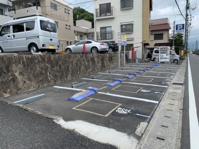 三滝駅前パーキング.jpg