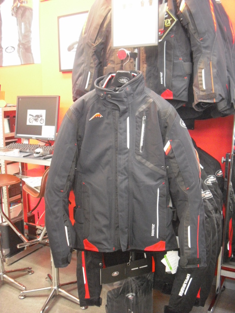 K2632ゴアテックスショートジャケット入荷:KUSHITANI水戸店