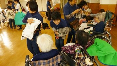 わんわんクラブ入場シーン