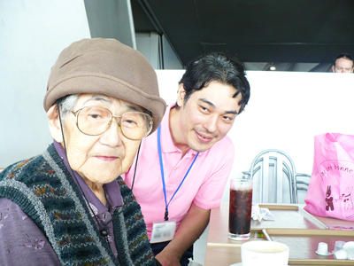 大桟橋のカフェにて