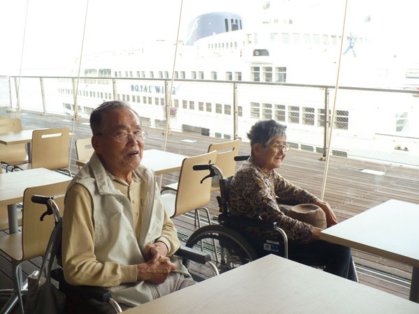 大桟橋へドライブ