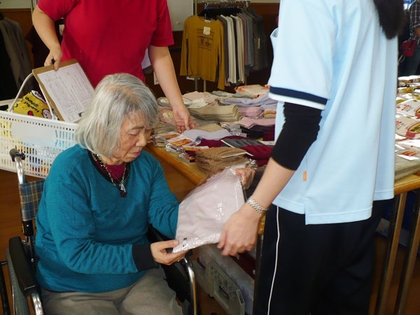 冬物衣料品販売会